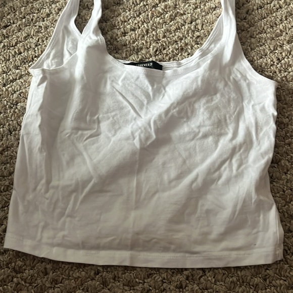 Bundle 2 shorts & 1 white tank - Picture 6 of 7